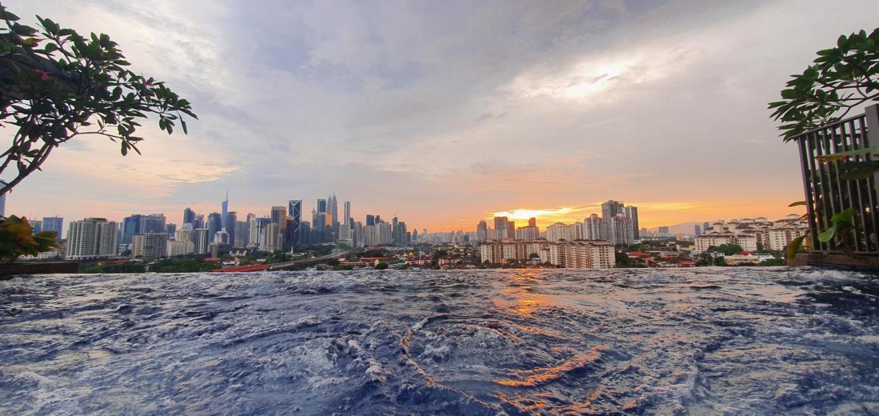 Studio Near Klcc And Lrt With Superb View Kuala Lumpur Dış mekan fotoğraf